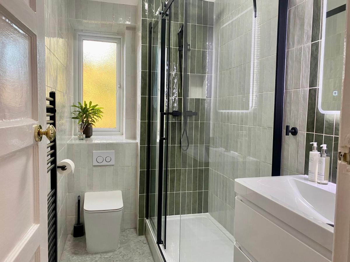 Newly Refurbished 2 Bedroom Apartment In South لندن المظهر الخارجي الصورة